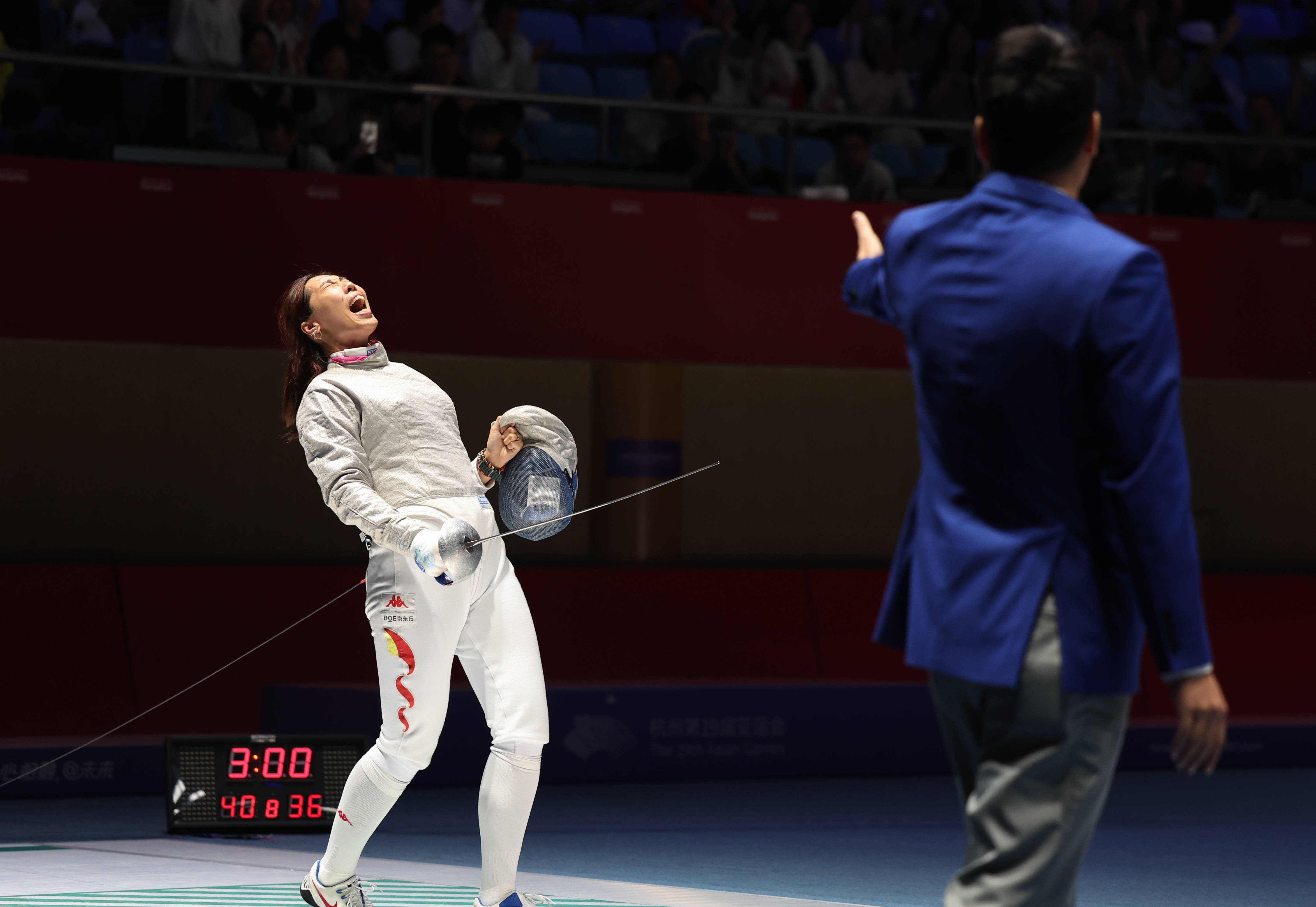 DB彩票官网-新西兰击剑选手豪气凌云，摘得桂冠