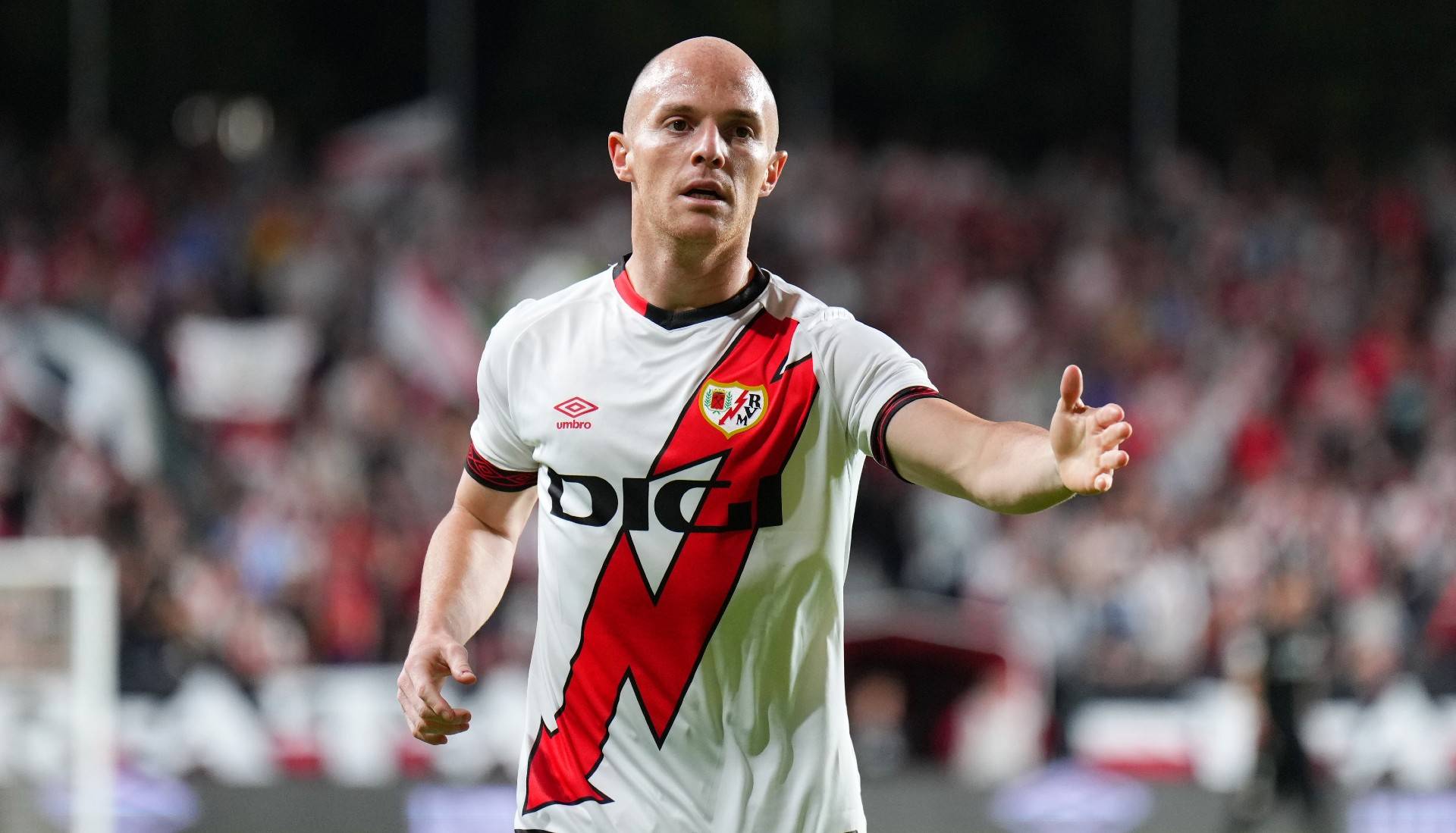 包含阿尔梅里亚不敌对手，痛失胜机的词条