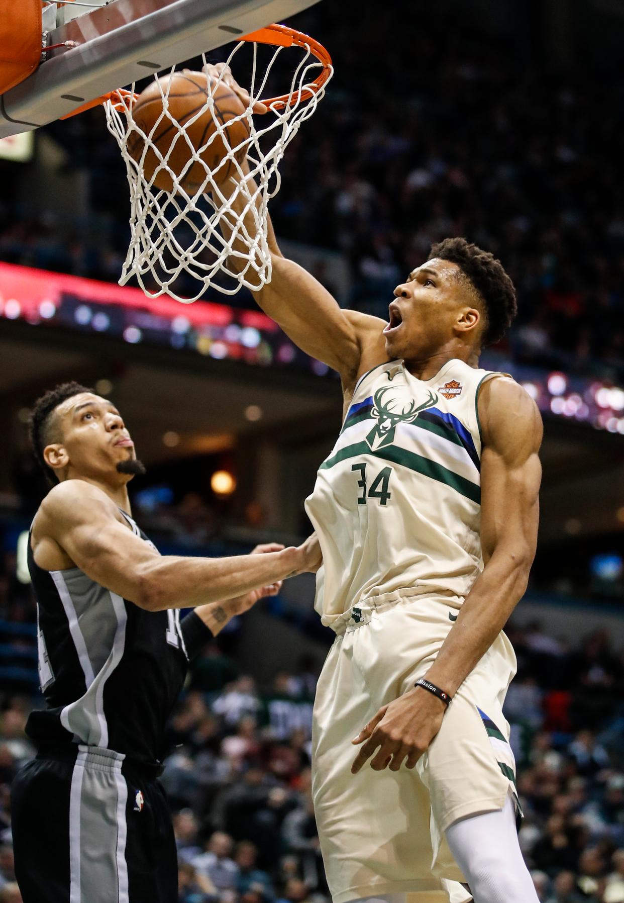 DB彩票平台-雄鹿队连续胜利，球队士气高涨的简单介绍