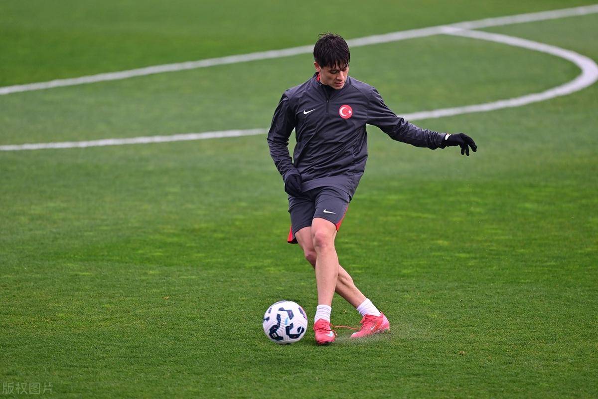 匈牙利队在欧国联小组赛中爆冷晋级