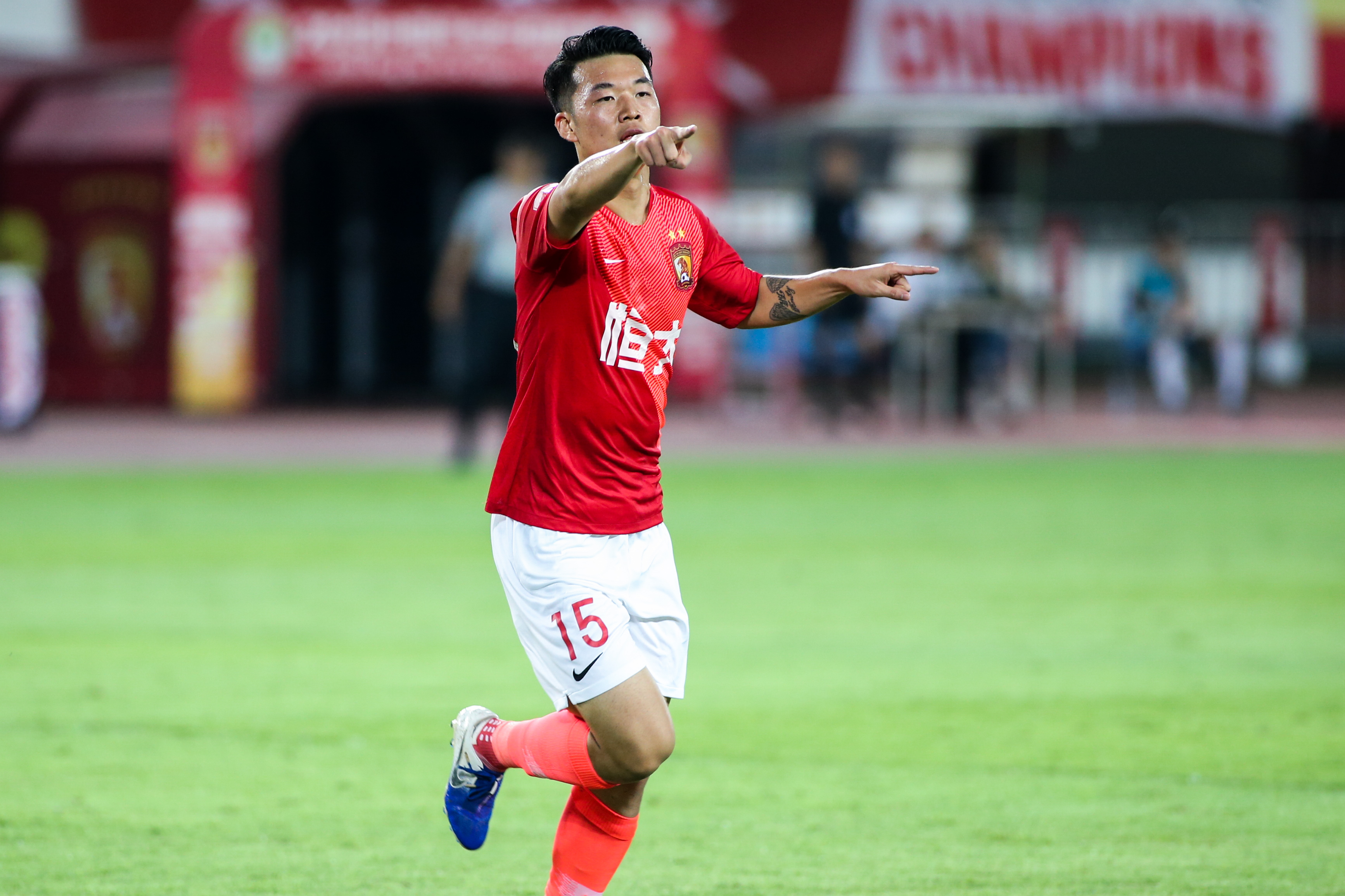 吉翔头球破门，河北华夏连胜收官