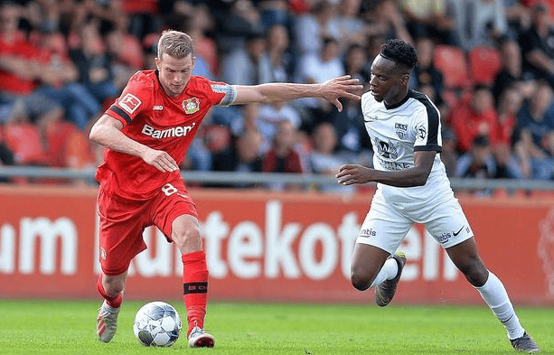 包含米尔沃尔主场胜出，对手无还手之力的词条