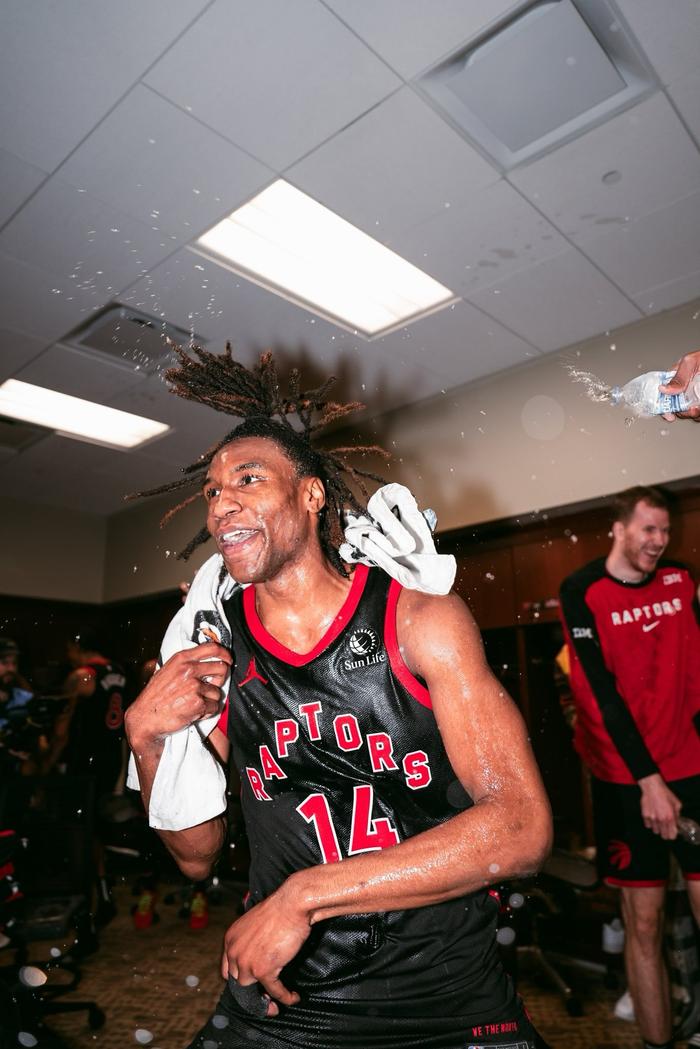 猛龙队再度迎胜利，士气高昂的简单介绍