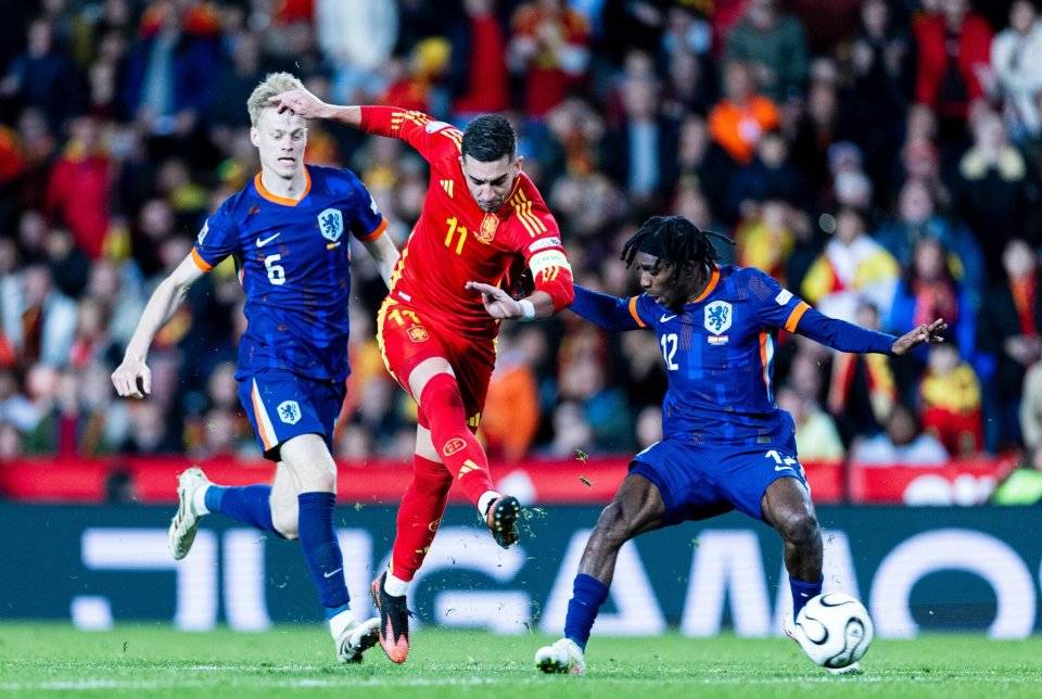 包含刚果共和国队力压乌干达，晋级欧国联四强的词条