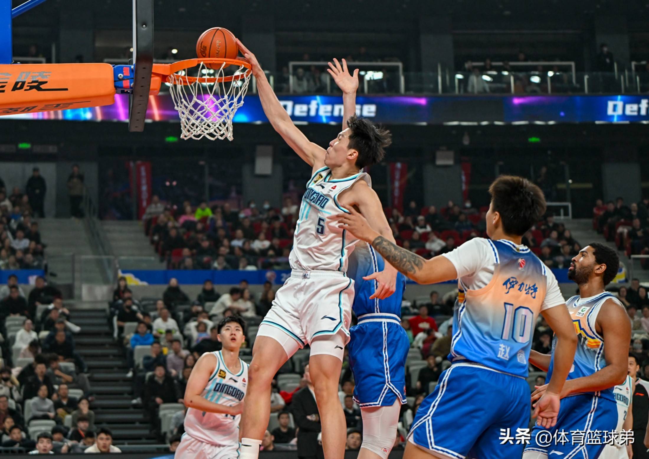 DB game-澳洲明星球员在亚洲篮球赛场上表现出色，成为焦点