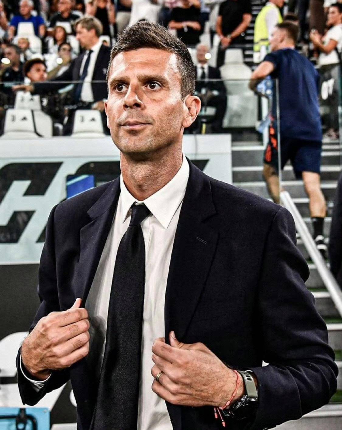 DB gaming-AC米兰球迷现场抗议，要求更换主教练的简单介绍