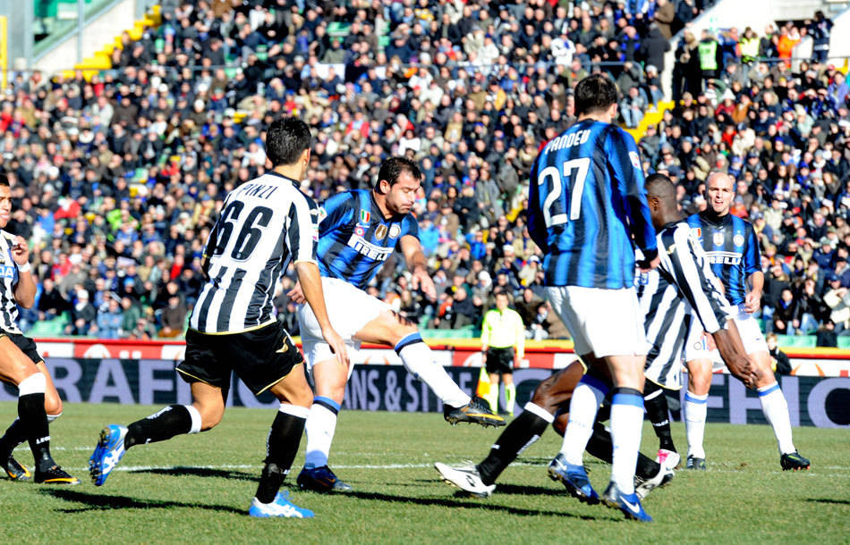 乌迪内斯面对AC米兰的挑战