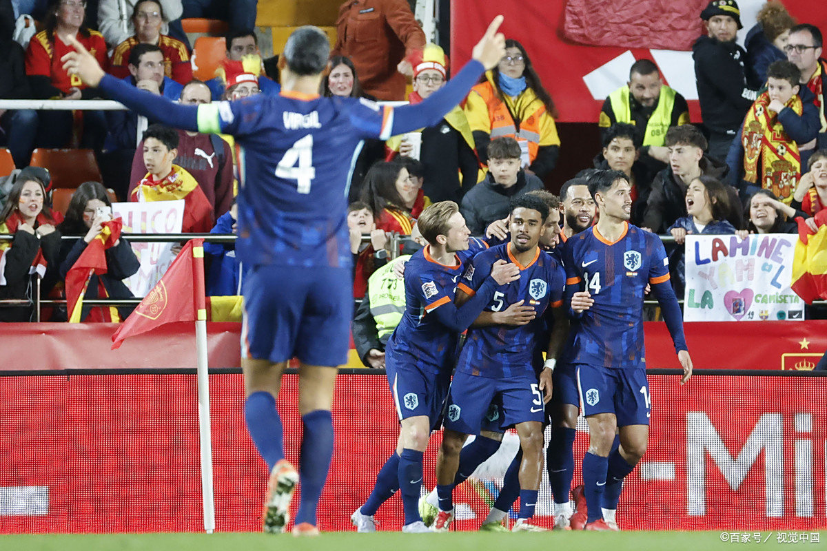 包含法国女足队准备参加友谊赛，期待取得佳绩的词条