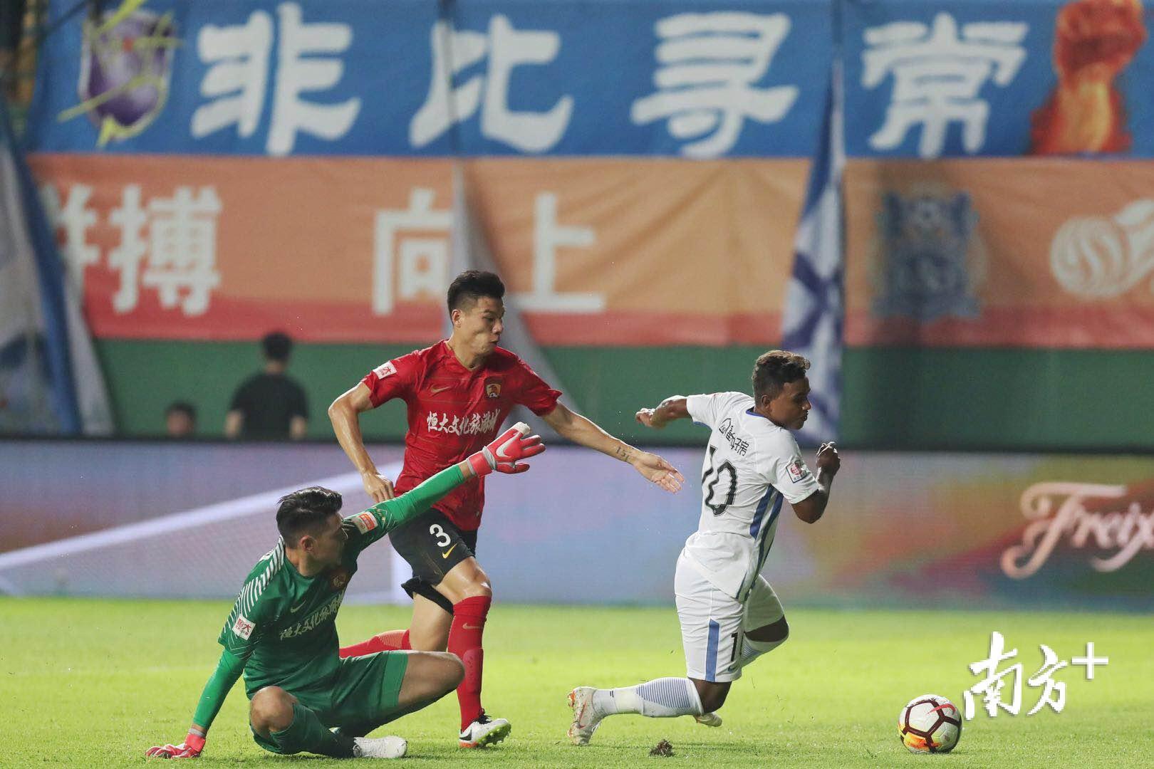 关于广州恒大主场对阵天津泰达，争取胜利的信息