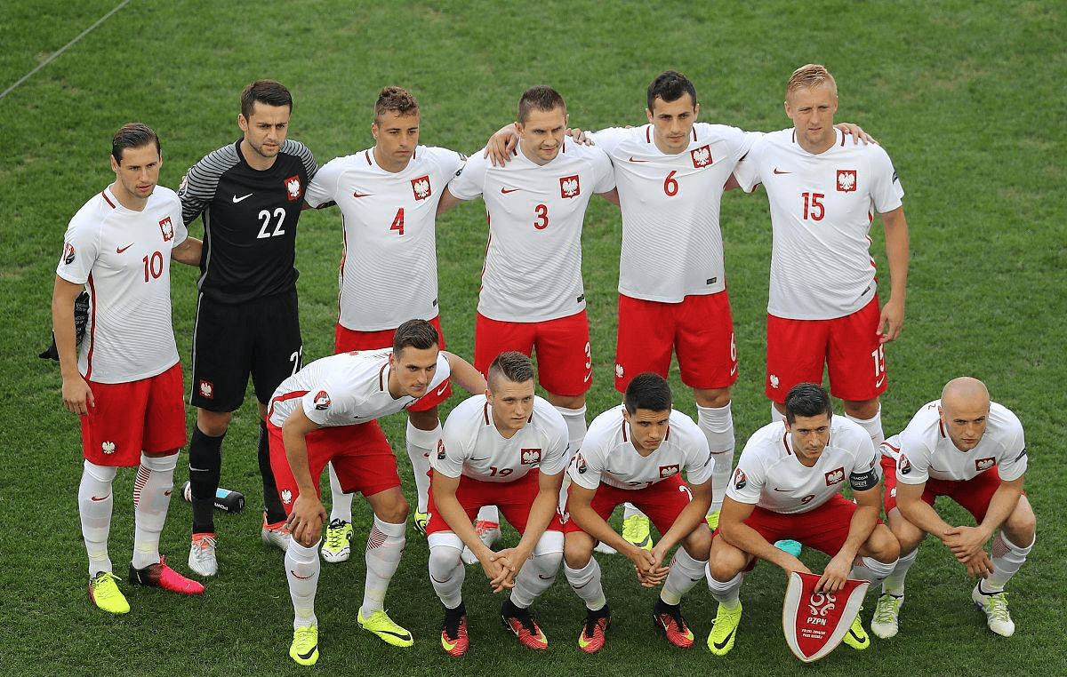 乌克兰队在欧预赛淘汰赛中取得惊人胜利