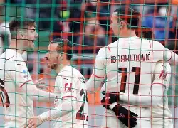 阿贾克斯横扫拉科鲁尼亚，稳步追赶积分榜领跑者！