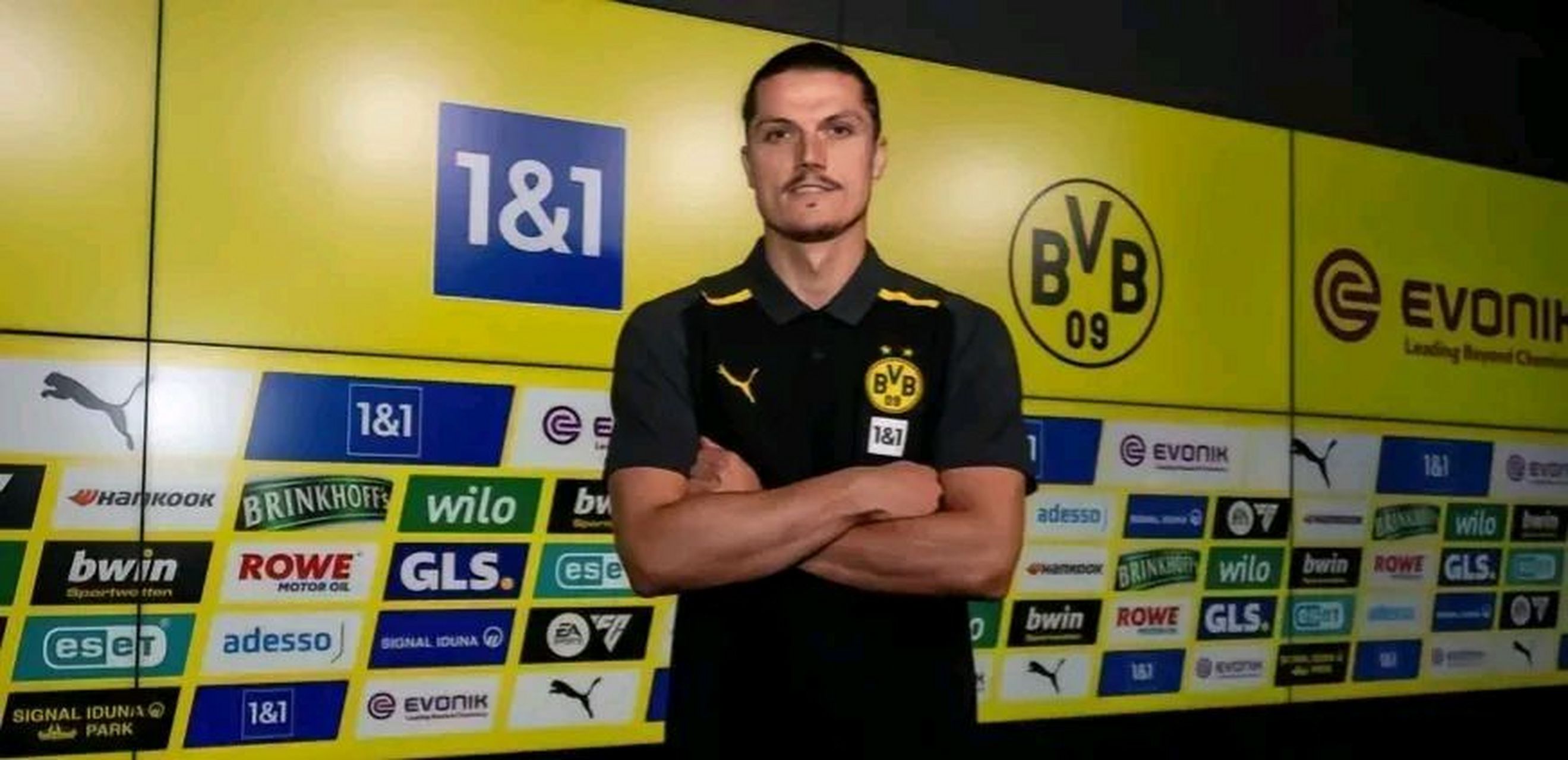 -关于拜仁慕尼黑中场球员接受采访球队目标是争夺各项赛事冠军的信息