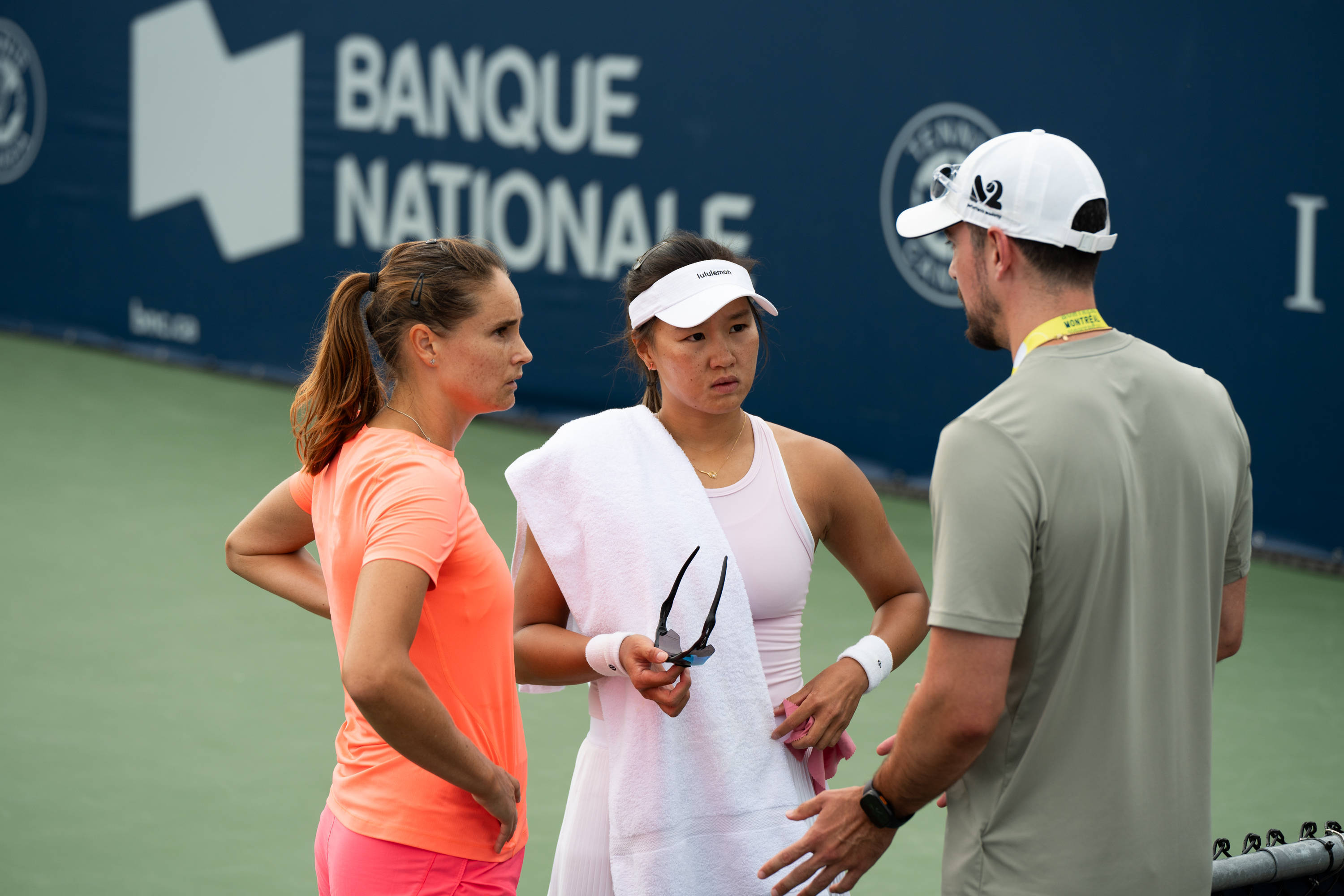 加拿大选手在网球赛中获得胜利