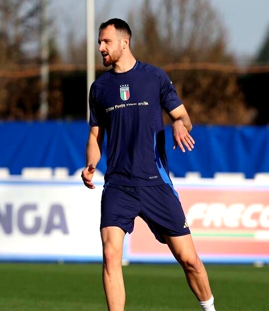 意大利篮球明星回归赛场！球队士气大振