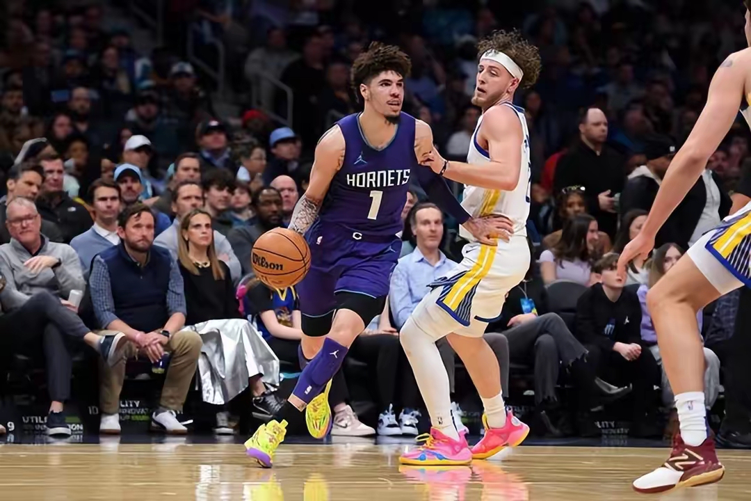 勇士客场力克黄蜂，全队士气高昂迎来连胜