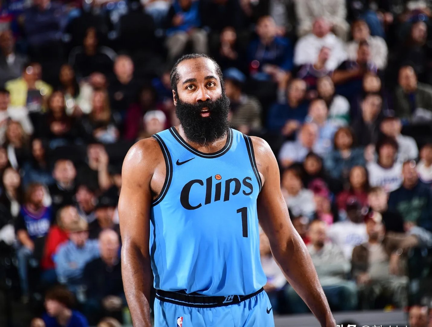 火箭主场大胜尼克斯，哈登助攻10次