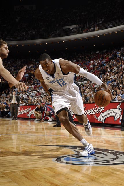 -篮网突破魔术防线，夺得一场难得胜利