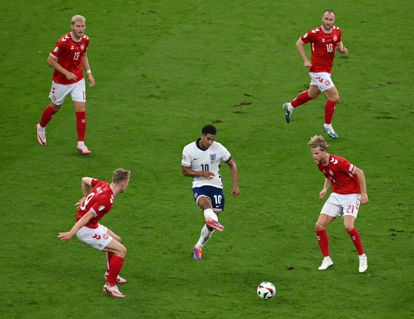 德国蝉联欧洲杯冠军，横扫英格兰夺冠！