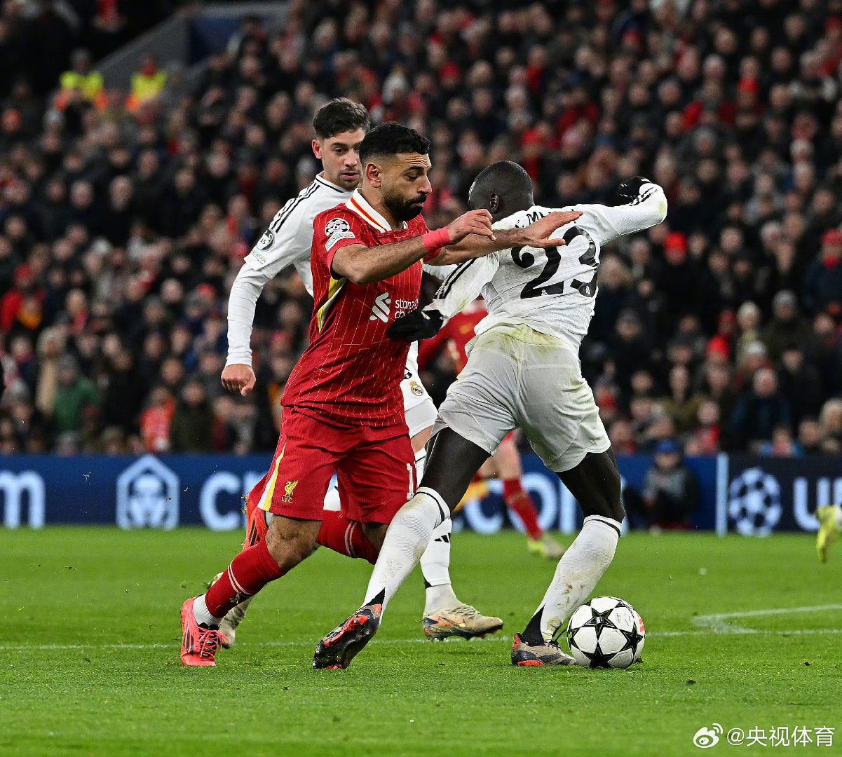 包含塞维利亚横扫罗马，卡塞米罗扛起全队的词条